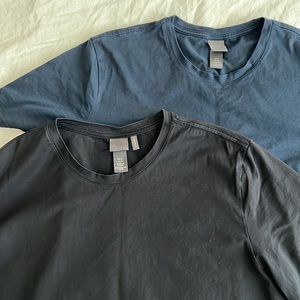 Set of 2 H&M T-Shirts. Black & Navy Blue. Size XL
